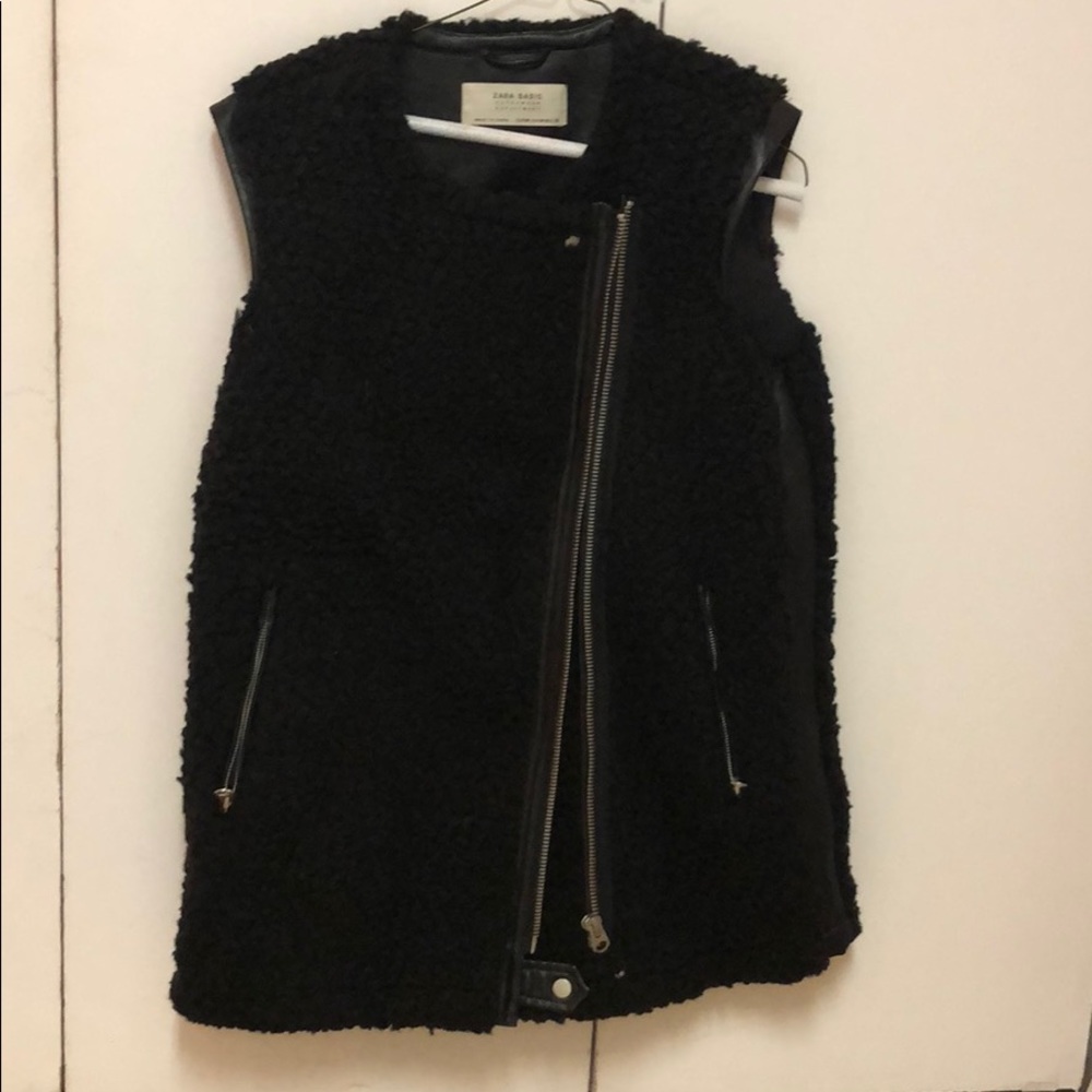 Zara Shearling black vest